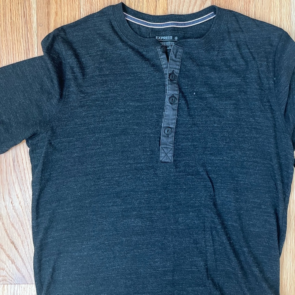 Express Men Top - Picture 2 of 6